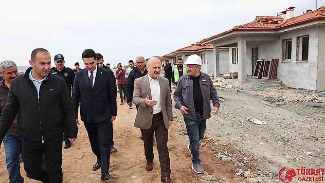 Ozan Köyü deprem evleri incelendi