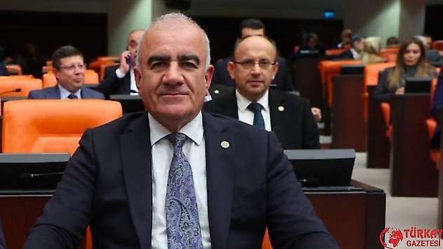Özhan: 'Biz hizmet üretirken birileri dedikodu üretiyor'