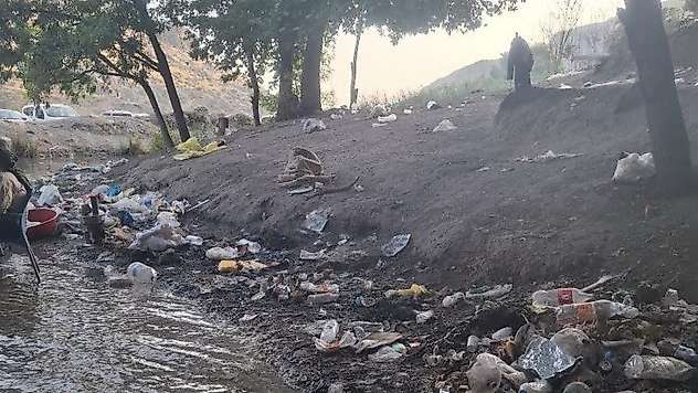 Piknik alanı çöplüğe döndü