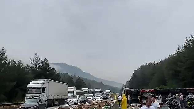 Pozantı-Adana istikameti tır devrilmesi nedeniyle trafiğe kapandı