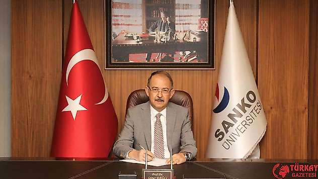 Rektör Dağlı: 'Kadınlarımızın toplumdaki yeri ve değeri tartışılamaz'