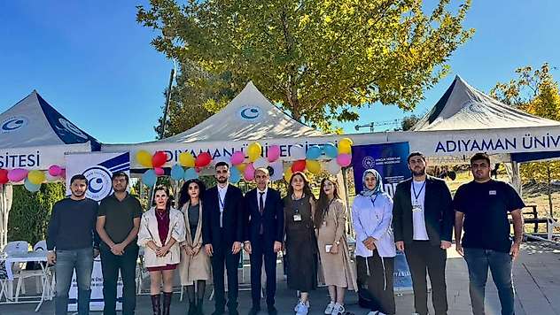 Rektör Keleş Güneş Enerjisi Şarj istasyonlarını inceledi