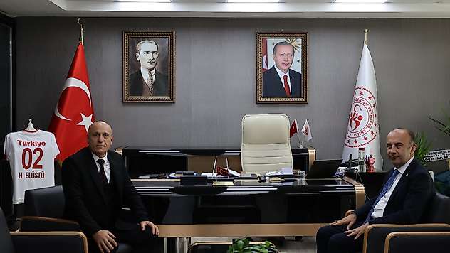 Rektör Keleş'ten Elüstü'ne ziyaret