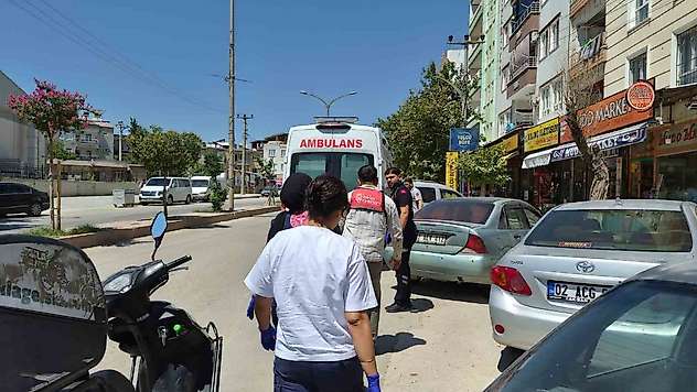 Rögar kapağı çevresindeki çukur kazaya neden oldu: 1 yaralı