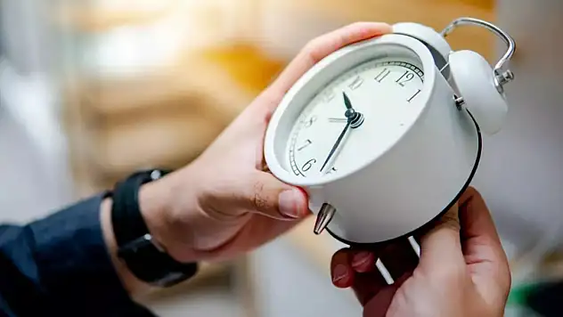 Saatler 1 saat geri alınacak mı?