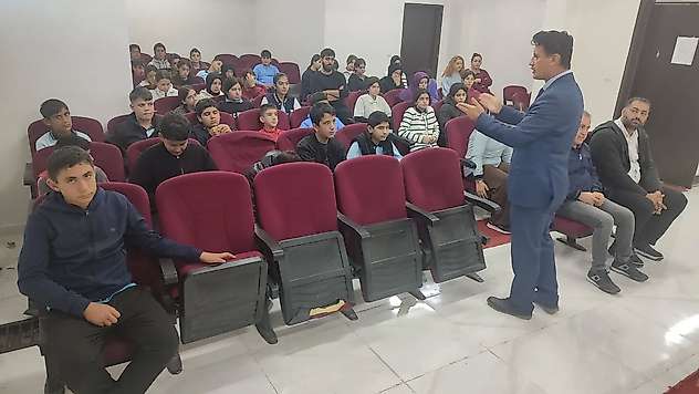 Samsat İlçe Milli Eğitim Müdürü Akın, öğrencilerle bir araya geldi