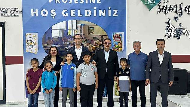 Samsatlı pırlanta öğrencilere altın takıldı
