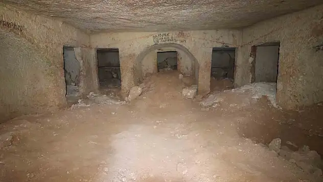 Şanlıurfa'da bulunan kaya mezarı kayıt altına alındı