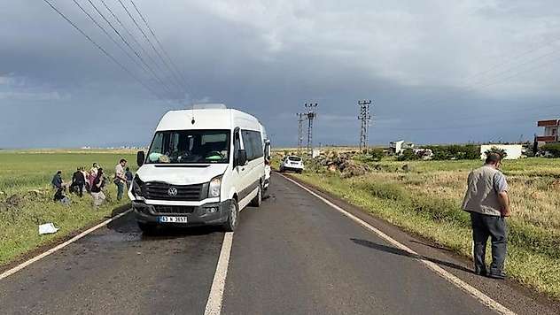Şanlıurfa'da öğretmen servisi feci kaza yaptı