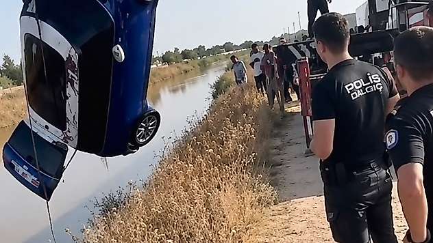 Şanlıurfa'da otomobil dereye uçtu: Sürücü kayboldu
