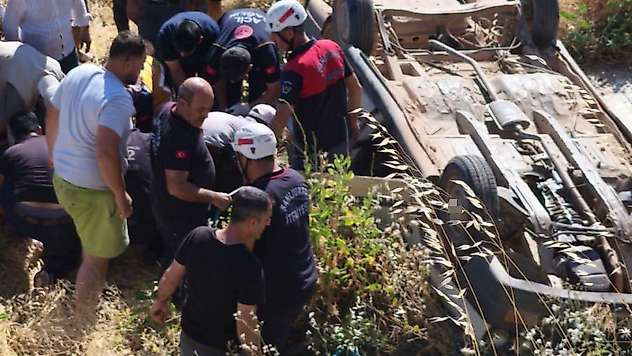 Şanlıurfa'da otomobil şarampole devrildi: 1 ölü, 4 yaralı