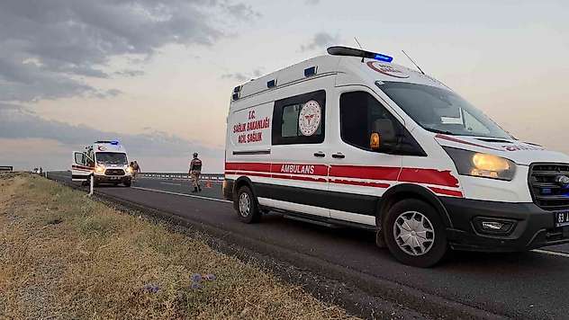 Otomobil takla attı: 4 yaralı