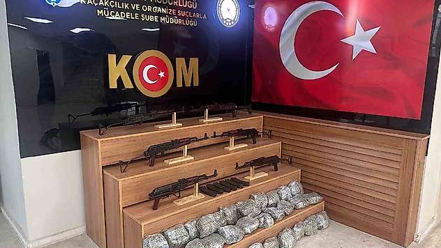 Şanlıurfa'da silah ve uyuşturucu operasyonu: 2 tutuklama