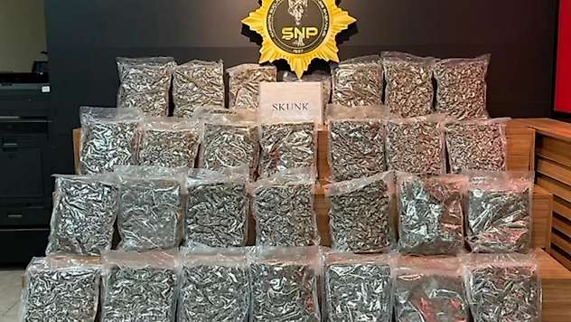 Yolcu otobüsünde 16 kilo 400 gram skunk ele geçirildi