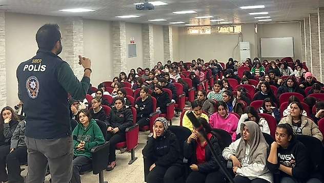 SİBERAY projesi kapsamında 185 kişiye bilgilendirme eğitimi verildi