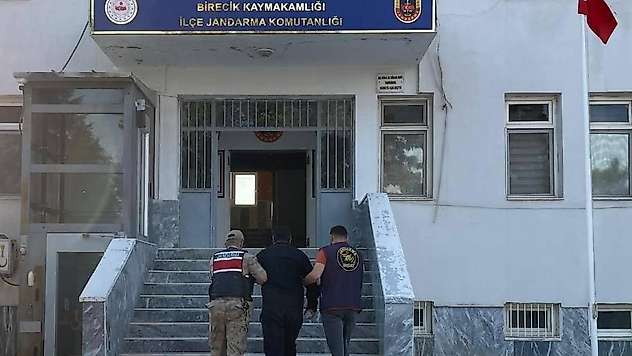 Silahla yağma suçundan aranan şahıs yakalandı