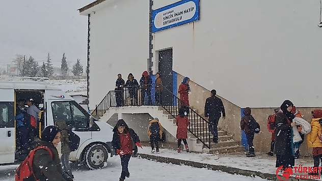 Sincik'te bazı okullar tatil edildi