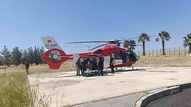 Şırnak'ta yaralanan şahıs ambulans helikopterle Şanlıurfa'ya getirildi