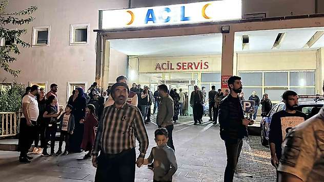 Siverek'te iki mahalle sakinleri arasında kavga: 9 yaralı