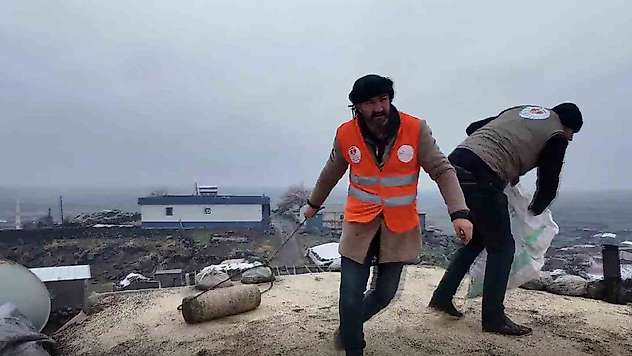 Siverek'te mağdur aileye hayırseverlerden destek