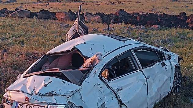 Siverek'te takla atan otomobilde 2'si bebek 5 kişi yaralandı