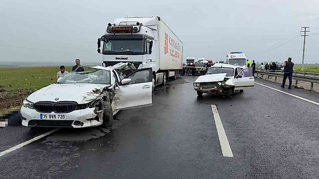 Siverek'te zincirleme trafik kazası: 2 ölü, 2 yaralı