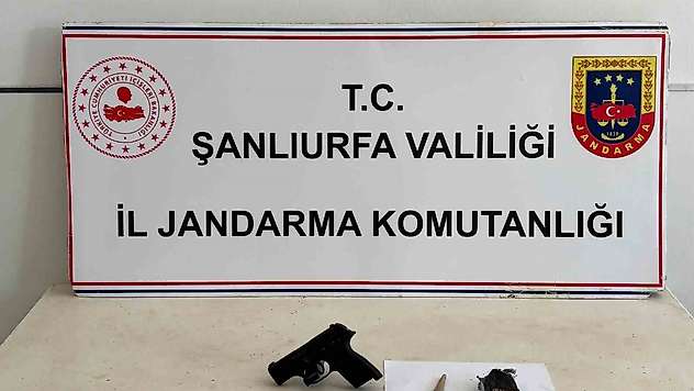 Şüpheli şahısların üzerindn uyuşturucu ve silah çıktı