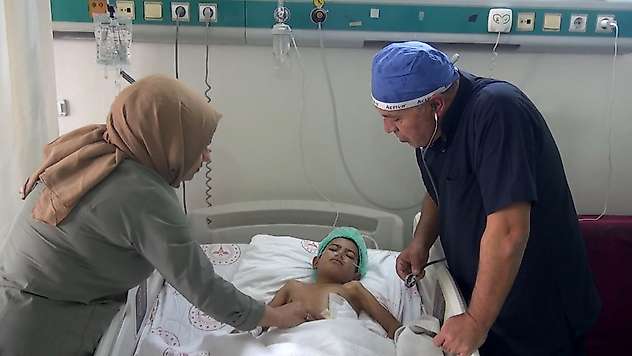 Suriye'de akciğer kisti patlayan 7 yaşındaki çocuk Şanlıurfa'da kurtarıldı
