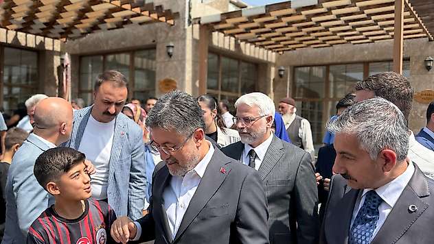 Tarım ve Orman Bakanı İbrahim Yumaklı, Adıyaman'da Yöresel Ürün Üreten Kadınlarla Buluştu