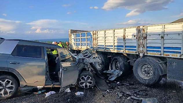 Tatvan-Van Karayolu'nda korkutan kaza: 1'i ağır 6 yaralı