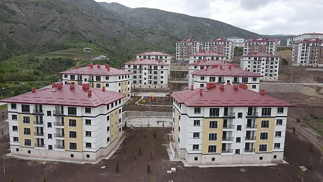 TOKİ Sivas Akıncılar'da 261 sosyal konutu teslim etti