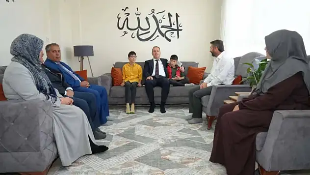 Tosun'dan evde eğitim gören öğrencilere ziyaret