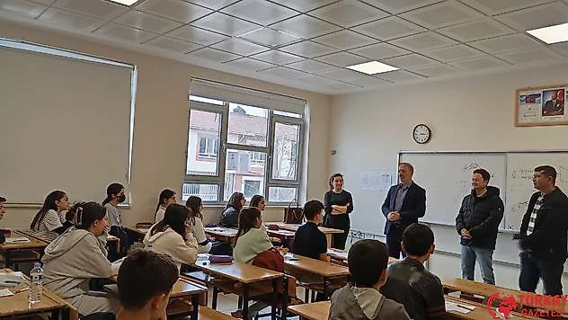 Torun: 'Öğrencilerimizin akademik gelişimini desteklemeye devam ediyoruz'
