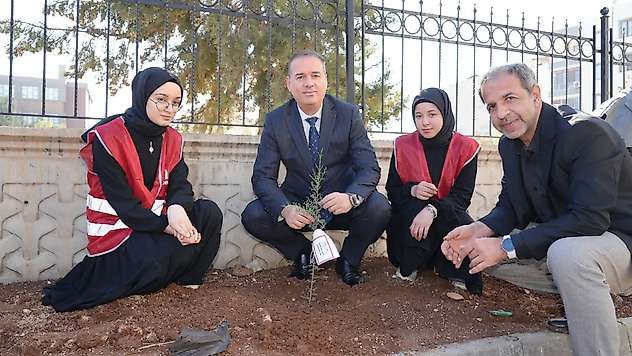 Tosun, Türkiye Yeşeriyor, Gazze Güçleniyor Fidan dikim etkinliğine katıldı