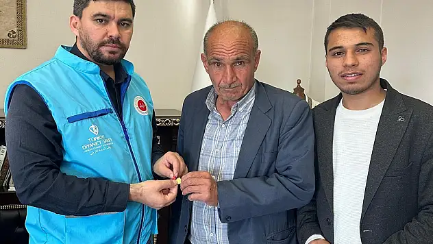 Trafik kazasında ölen kızının kazandığı altın ödülünü Filistin'e bağışlandı