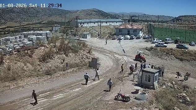 Traktörü üzerlerine sürdüğü kavganın kamera görüntüleri ortaya çıktı