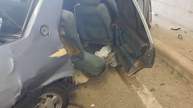 Tünelde duvara çarpan Tofaş hurdaya döndü: 3 yaralı