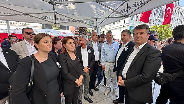 Tutdere Ferdi Zeyrek'in cenaze törenine katıldı