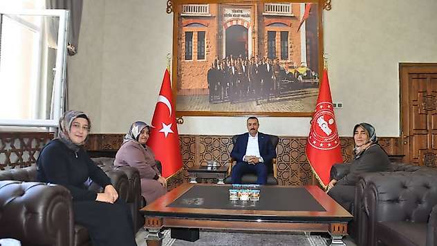 Üreten Eller Kooperatif yönetimden kaymakam Pelvan'a ziyaret