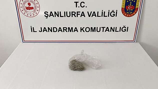 Uygulamada uyuşturucu, silah ve kaçak sigara ele geçirildi