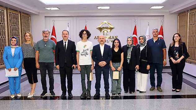Vali Osman Varol, LGS şampiyonlarını ağırladı