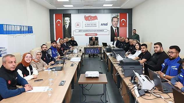Vali Varol, AFAD İl Müdürlüğünü ziyaret etti
