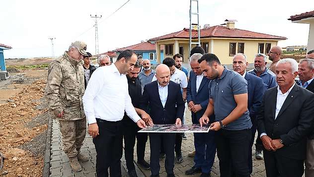 Vali Varol Büyükkırıklı Köyü Kırsal Evlerinde incelemelerde bulundu