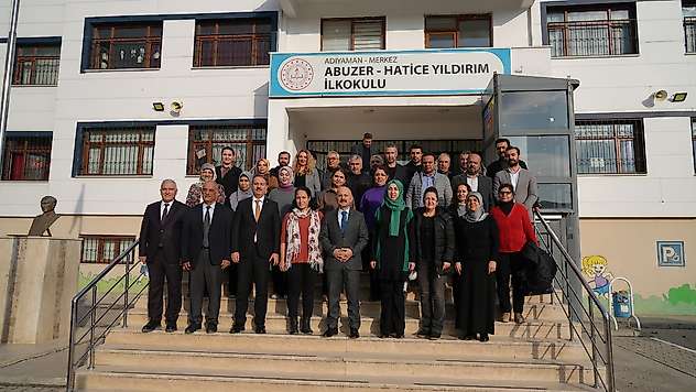 Vali Varol'dan Abuzer Hatice Yıldırım ilkokuluna ziyaret
