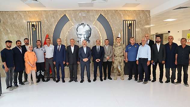Vali Varol'dan Çelikhan Devlet Hastanesine ziyaret
