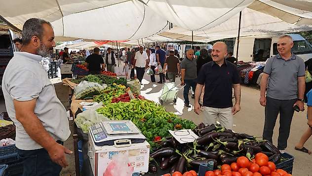 Vali Varol'dan Semt pazarı esnafına ziyaret