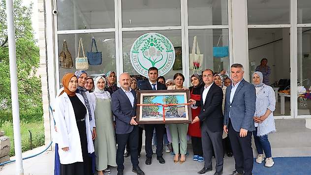 Vali Varol'dan Tut Aile Destek Merkezine ziyaret