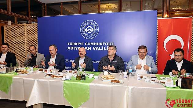 Vali Varol Emlak konut ve Çevre Şehircilik personelleriyle iftarda buluştu