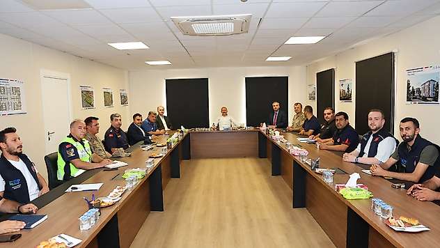 Vali Varol Emlak Konut Yönetiminden Brifing aldı