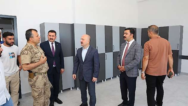 Vali Varol Kahta Mesut Ekni Anadolu Lisesinde incelemede bulundu
